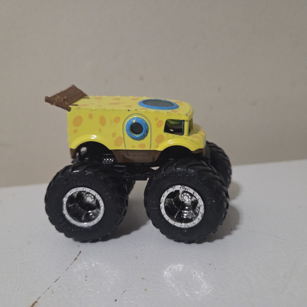 Hot Wheels Monster Trucks SpongeBob Squarepants Kids Model Diecast Toy Truck